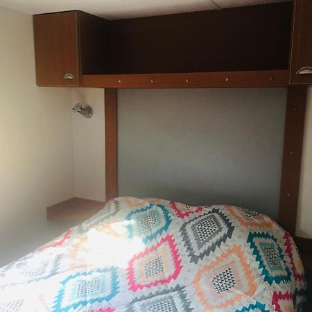 Mobil-Home Sur Terrain Prive Serignan Ngoại thất bức ảnh